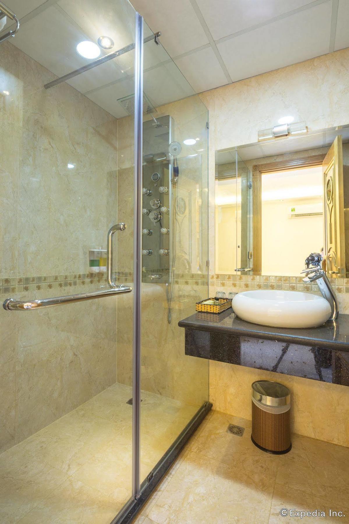 Vuong Tai Hotel Ho Chi Minh City Exterior photo